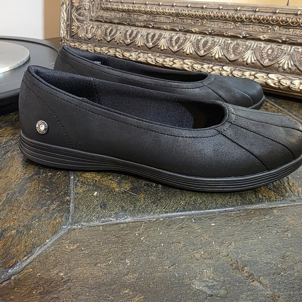 NWOB. Skechers On-the-GO Dreamy-Upscale Slip-On Shoes. Sz 9 - Picture 2 of 8